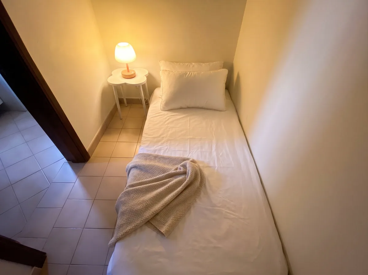 Pinevale Room 7 / Compact Room